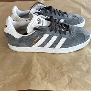 16:11 Adidas Gazelle Sneakers (fits a women’s 7)